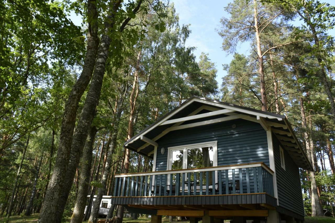 Kempings Ezerpriedes Burtnieki  Bagian luar foto